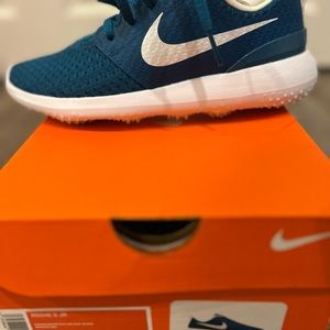 Nike kids golf sneakers